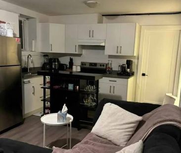 Fraser Heights 2 bed 1 bath $2000 - Photo 1