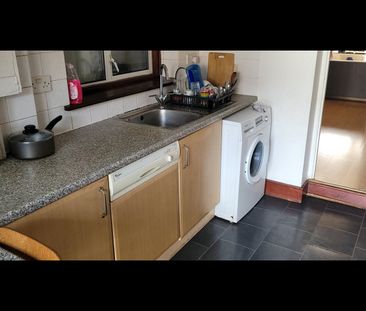 3 Bed Terraced House, Masterman Road, E6 - Photo 3