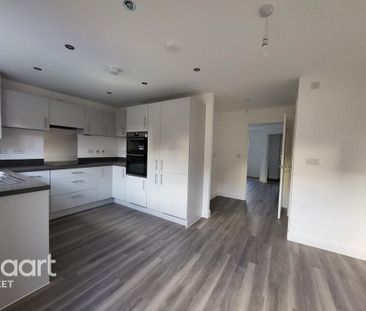 3 bedroom semi-detached house to rent - Photo 6