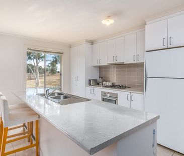 Modern & Low Maintenance in Quiet Estate - Photo 4