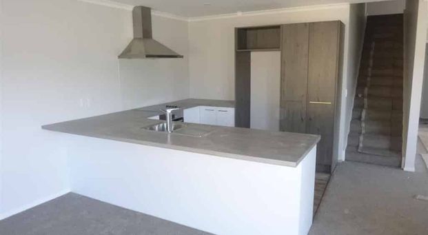 WAINUIOMATA LIVING - Photo 1