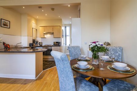 2 bed Flat for Rent - Photo 5