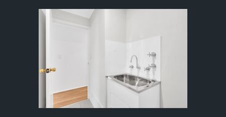 Hi, I’m light-filled, low-maintenance living with everything you need for everyday comfort - Photo 2