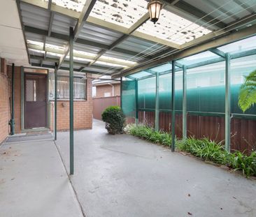 3 BEDROOM FAMILY HOME IN THE HEART OF DELACOMBE - Photo 4