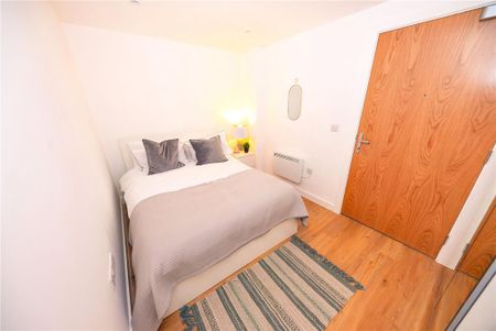 3 bedroom terraced house to rent - Photo 3