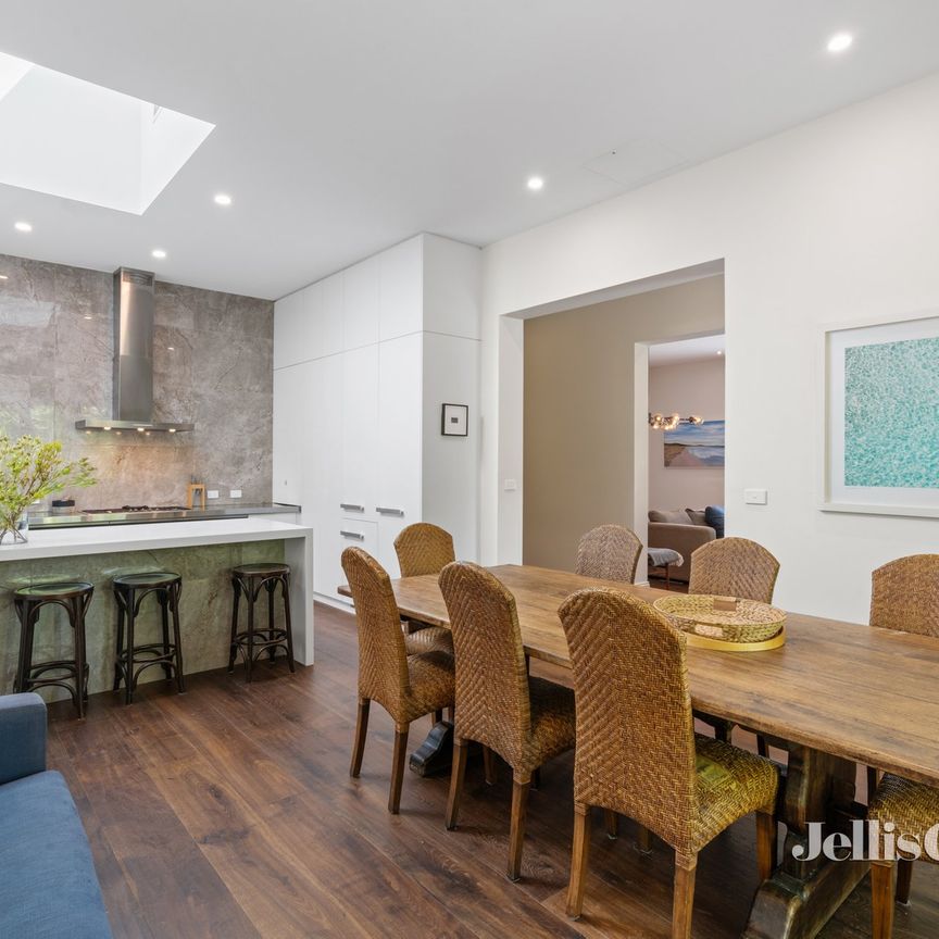 27 Tivoli Pl, South Yarra - Photo 1