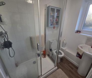 1 bedroom in a house share to rent - Photo 4