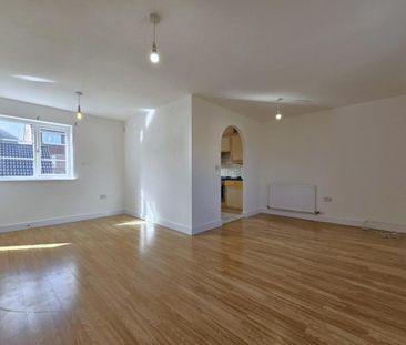 2 bedroom coach house to rent - Photo 1