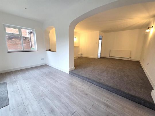 3 bedroom semi-detached house to rent - Photo 1