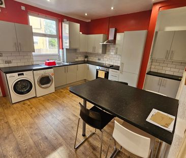 6 Bed - 2 Langdale Terrace, Headingley, Leeds - LS6 3DY - Student - Photo 1