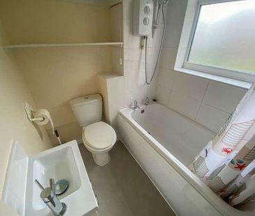 Cuthbury Gardens, Wimborne, BH21 - Photo 4