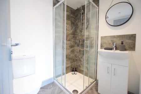 2 bedroom ground floor flat to rent - Photo 5