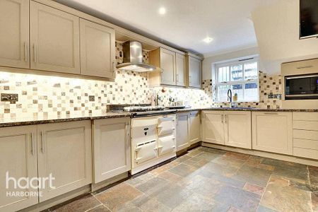 4 bedroom terraced house to rent - Photo 3