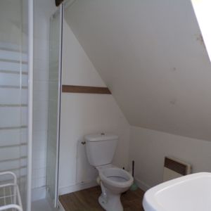 Location Appartement 1 pièce 17m² SABLE SUR SARTHE 72300 - Photo 2