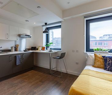 1 bedroom in a flat share to rent - Photo 5