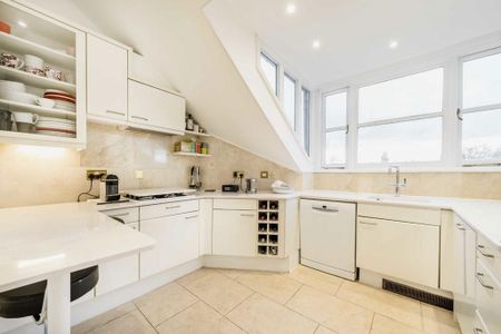 3 bedroom flat to rent - Photo 4