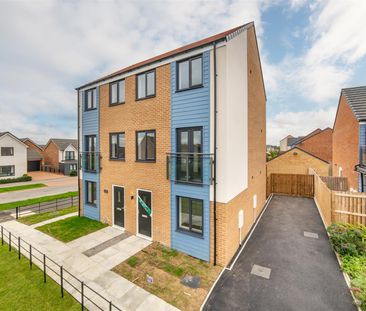 3 bed end of terrace house to rent in Roseden Way, Great Park, NE13 - Photo 1