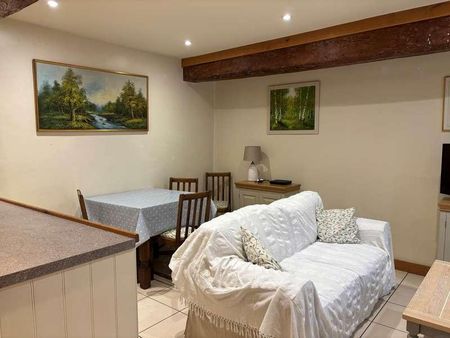 Angel Yard, Marlborough, SN8 - Photo 3