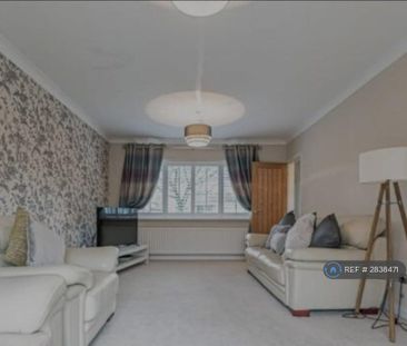 5 bedroom detached house to rent - Photo 2