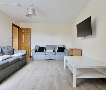 6 bedroom Student Maisonette to rent in Wolseley Gardens, Newcastle... - Photo 3