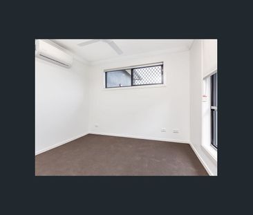 LOW MAINTENANCE LIVING! - Photo 1