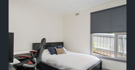 Sunny three bedroom home - Photo 4