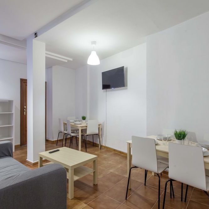 Room in the heart of Valencia - Photo 1