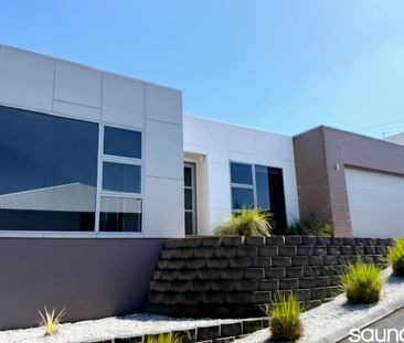 MODERN UNIT - Photo 2