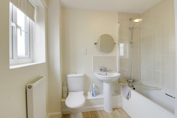 Towgood Close, Helpston, PE6 - Photo 1