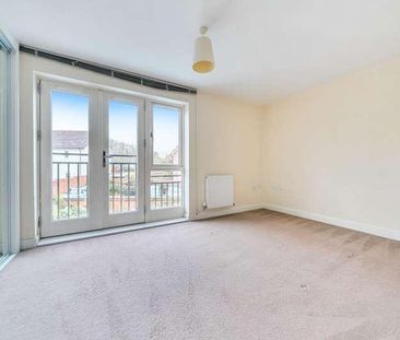 The Parks, Bracknell, RG12 - Photo 1