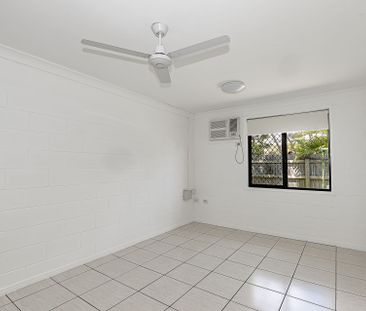 1/13 Granville Street, Pimlico - Photo 1