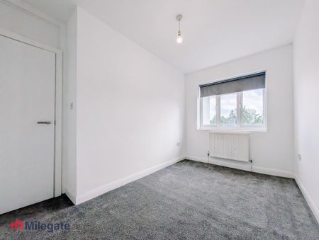 3 bedroom flat to rent - Photo 4