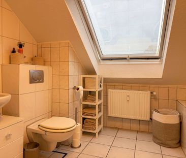 KÖLN-INNENSTADT: MODERNE 2-ZIMMERWOHNUNG IM DACHGESCHOSS MIT KÜCHE ... - Photo 3