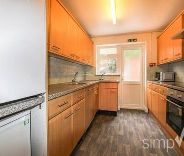 1 bedroom in a house share to rent - Photo 2