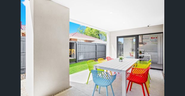 Fully Furnished Studio with Oversized Backyard – All Bills Included - Photo 1