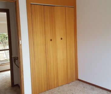 Prime Location! Beautiful 3 Bedroom Home Ready for You - Photo 4