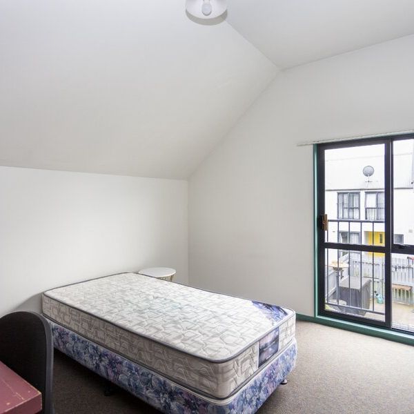 Student accommodation 5 x bedrooms fully furnished - Photo 1