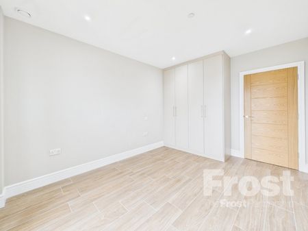 Station Road, Langley, Slough,SL3 - Photo 2