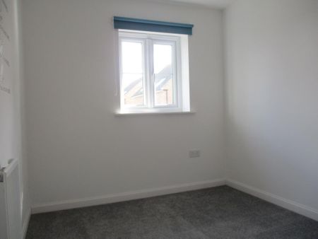 3 bedroom semi-detached house to rent - Photo 4