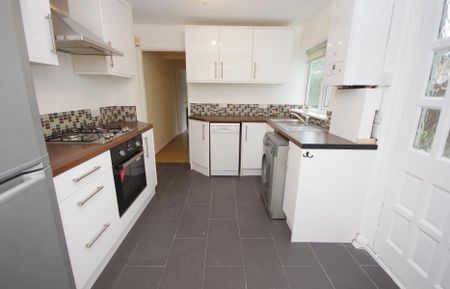 2 bedroom flat to rent - Photo 4