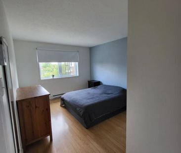 Très grand 4 1/2 a louer dans le nord de sherbrooke - Photo 2