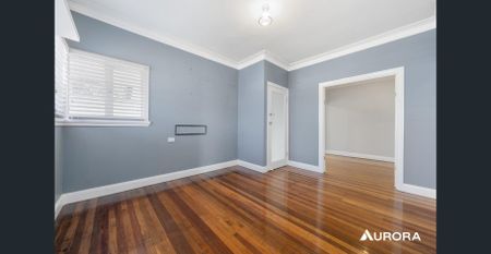 Charming 3-Bedroom home in Tarragindi - A Perfect Blend of Comfort and Convenience! - Photo 2