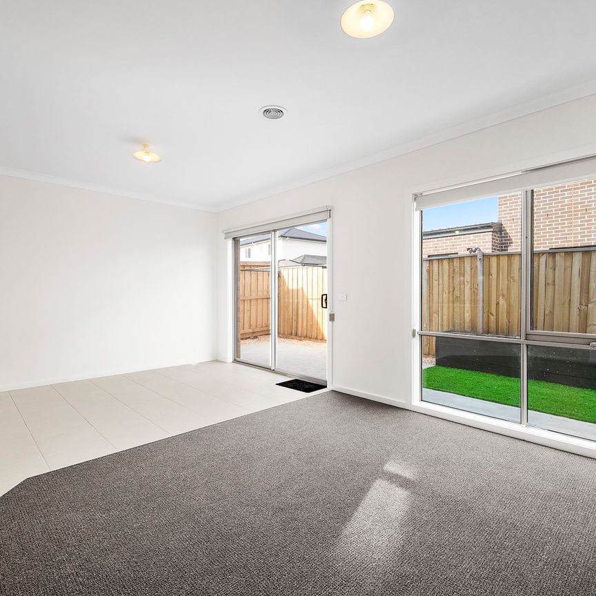 4 Webb Street, Mambourin. - Photo 1