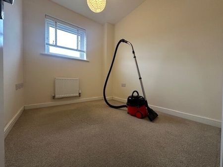 Eighteen Acre Drive, Bristol, Patchway - Photo 3