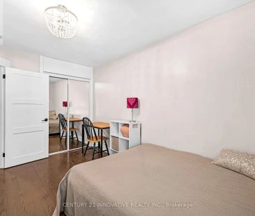 48 BRENDA CRESCENT - Photo 1