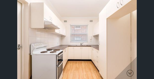 Get Ready : Desirable apartment in blue ribbon location! - Photo 1