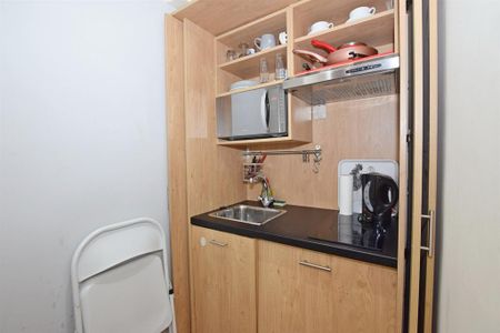 Studio to rent - Photo 3