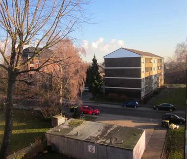 Miet mich - geräumige 4-Zimmer-Wohnung (WBS) - Photo 4