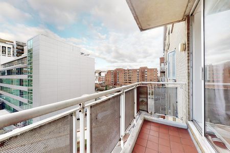 Regent Court, 1 North Bank, NW8 - Photo 2