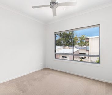 Spacious Home with Ducted Air-conditioning & Brand New Carpet! - Photo 4